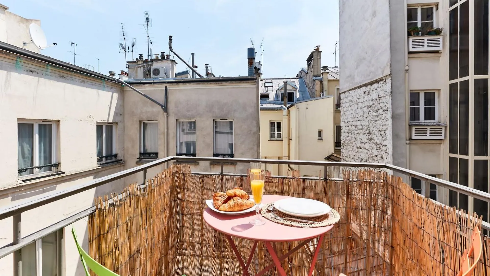 Latin 1br Cozy Paris